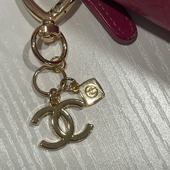 CHANEL Fuchsia Floral Embossed Wallet - Picture 7 of 16